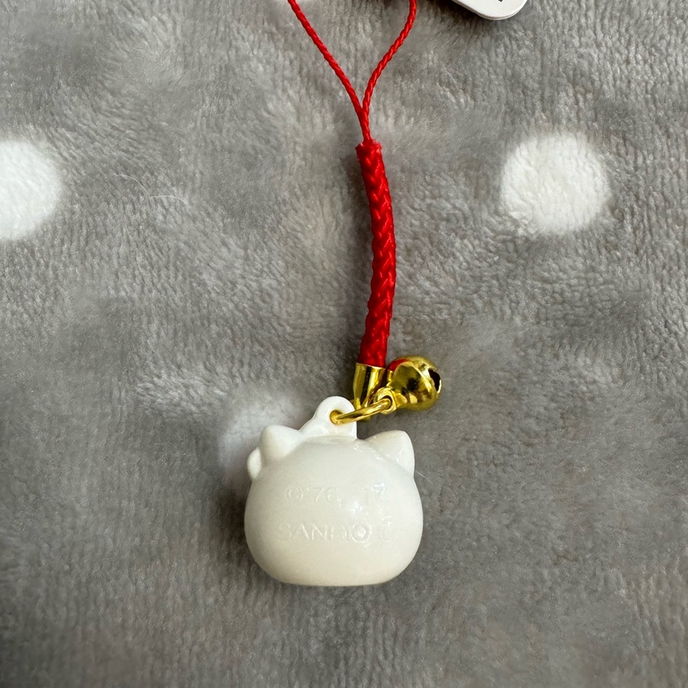 Hello Kitty Keychain - Picture 7 of 7